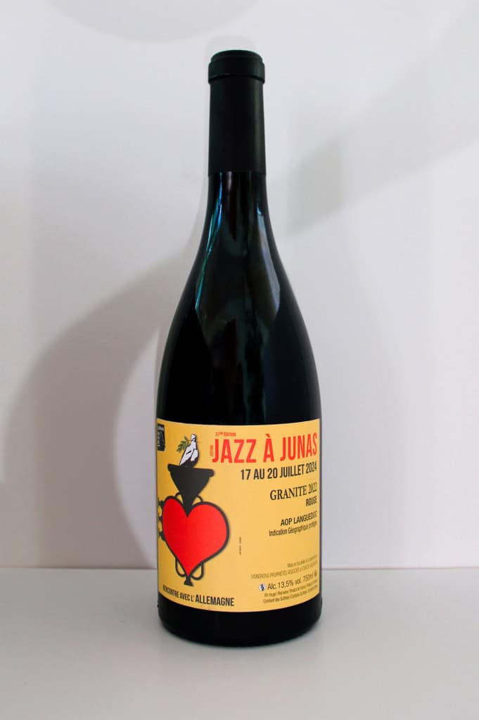 collaboration artistique bouteille de vin et festival de jazz