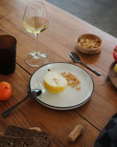 verre de chardonnay pays d'oc et poire